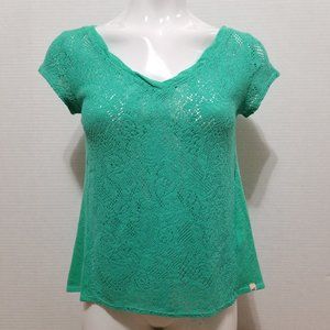 Hollister top XS v-neck unlined crochet lace front slub knit back v-neck